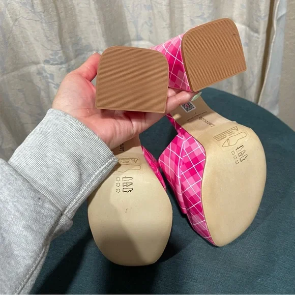 LARROUDEBRAND NEW! Dolly Argyle Platform Mule Size: 7